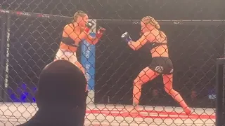 Jasmine Montoya vs. Amanda Macioce - [Pro Debut] - (2022.11.18) - /r/WMMA