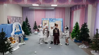 ДС №352 спектакль Снеговик   Почтовик