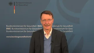 Bundesminister für Gesundheit Prof. Dr. Karl Lauterbach gratuliert der Stiftung Kindergesundheit