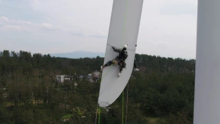 風力発電設備点検の様子