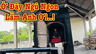 Kì lạ - Bó tay với Thanh Niên Vạm Vỡ này.! Thích ở lò thiêu “mặc đồ người chết”