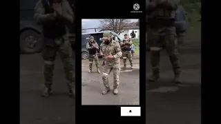 Pro-russian soldier dancing in war zone video |АКМЕТ СЛИА #funnydance #Shorts #gunfiring #newtrend