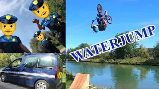 On saute dans l'eau en bmx, la police nous arrête encore une fois...