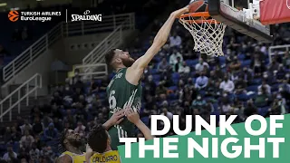 Spalding Dunk of the Night: Huge dunk from Papagiannis!