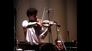 Youngest (16) Premio Paganini winner plays Shostakovich concerto (1998)