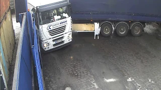 Heavy Truck Accident - Total Damage - Stupid Truck Driver