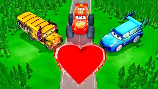 Giant Healing Heart Pit Vs Lightning McQueen And Huge & Tiny PIXAR CARS! BeamNG Drive!