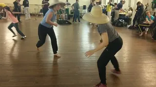 04Nov2018 - Sarah & Lele + hats