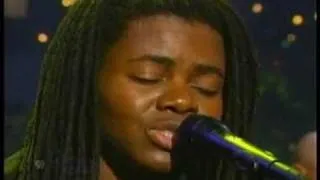 Tracy Chapman - Talkin' Bout A Revolution (Live)