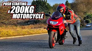 Can You Start a 900-1000cc Bike With A DEAD Battery On Your Own? (Feat. 1999 Kawasaki ZX-9R)