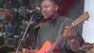 Tracy Chapman - Across the Lines (Nelson Mandela 70th Tribute Concert, 1988)