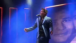 COM HUMILDADE E SIMPATIA, MÚSICAS MARCANTES E SUCESSOS, LEONARDO NA EXPO TELÊMACO