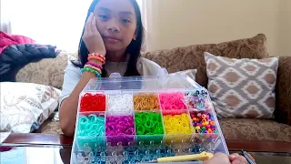 Trying Rainbow Loom for the First Time!!