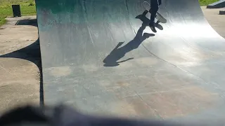 general practice on 4.5ft ramp (skateboarding return)