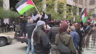 Israeli, Palestinian supporters rally in Chicago as Israel declares war after Hamas attack