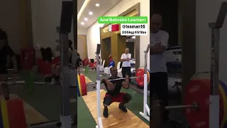 Lesman Paredes- Colombia 205kg front squat×2