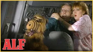 Oh No, ALF Has to Land the Plane! ✈️ S1 Ep26 Clip