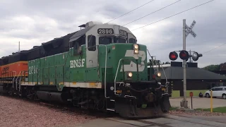 W 19th Street railroad crossing, BNSF 2896 and 2046 Local, Sioux City, IA