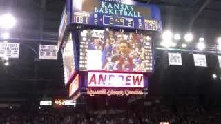 Andrew Wiggins break away dunk and crowd goes crazy.