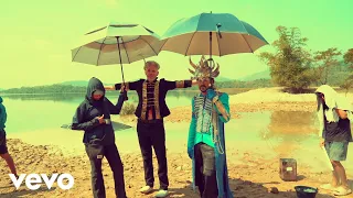 Empire Of The Sun - Changes (Behind the Scenes feat. Director Michael Maxxis)