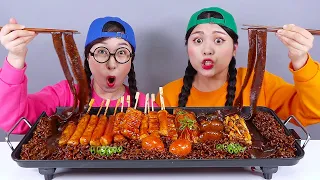 Macarrão Preto TTeokbokki Mukbang DONA