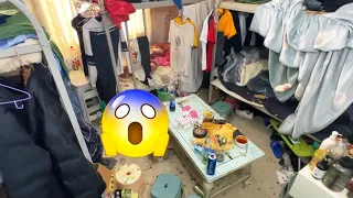 🤢It’s HARD To IMAGINE That 3 COUPLES LIVE IN ONE ROOM!【CLEANINGMASTER】