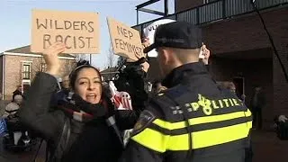 Нидерланды: Герт Вилдерс раздаёт "антииммигрансткий спрей"