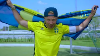 Blågult-spelarnas reaktioner - när de får höra barnens VM-låt - TV4 Sport