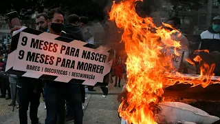 As imagens dos protestos e desacatos no Porto