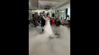 Свадебный танец под песню « Ты моя» Шаман