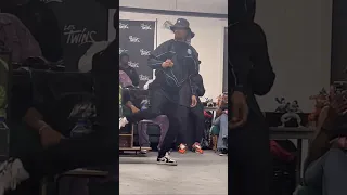 👑 Larry’s Freestyle to SSKYRON!!🇷🇪 (Part 2)!! 🔥🔥✨ 🎥: lolita215 (ig) #lestwins