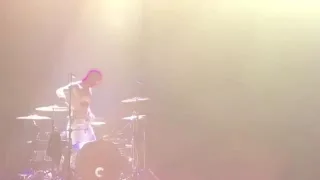 Tyler Joseph definitely not being attacked by the crowd at the reading festival