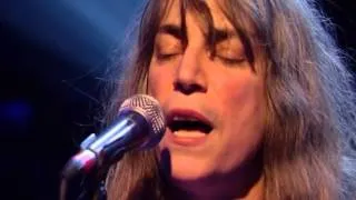 Patti Smith - Because The Night (Later with Jools Holland Apr '02)