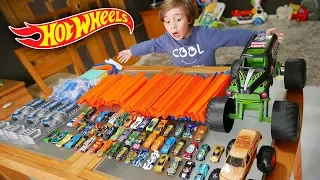 HOT WHEELS COLLECTION OF CARS AND TRACKS - Brancoala Family