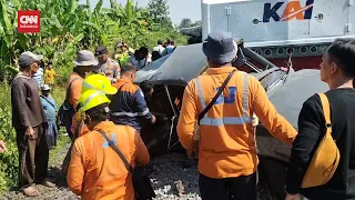 Penampakan Mobil vs KA Pandalungan di Pasuruan Tewaskan 3 Orang