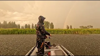 Ловля лёгким спиннингом на реке. Сплав на лодке. Обзор снастей и приманок. Тактика ловли.