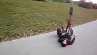 How to fall of a tricycle