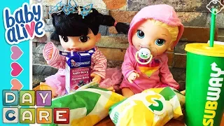 🌼Baby Alive eat at Subway for lunch! But Esme RUNS AWAY 😱at the park! Where did she go?