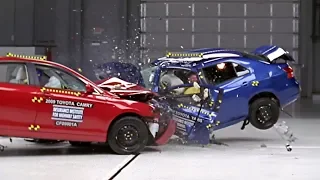 IIHS Crash Test - Toyota Camry vs Toyota Yaris