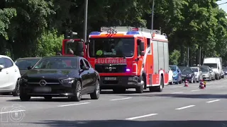 [Unfall in Aufnahme!] LHF-1400/1 verunfallt auf Einsatzfahrt || Berliner Feuerwehr》Feuerwache Moabit