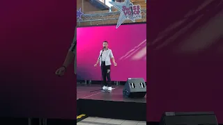 Théo Mr/Mme Loïc Nottet