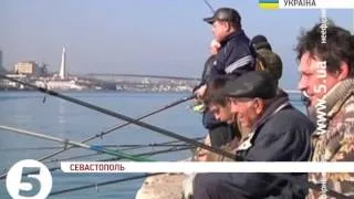 РФ відібрала Крим і вводить нові правила життя