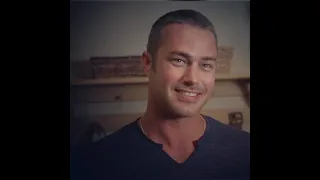 Hoje é aniversário do nosso ator favorito Taylor kinney Parabéns Taylor, que seu dia seja especial 😍