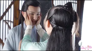 BTS: Zhao Lusi held Li Hongyi's face to amuse him, and Li Hongyi looked at Zhao Lusi dotingly