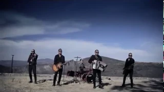 Los Inquietos Del Norte - Con Ganas De Vivir - Video Oficial