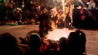 Dia de los muertos aztec dance