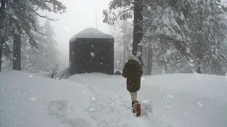 Cozy night in a tiny cabin surrounded by deep snowfall | Getaway house | Snowstorm container house