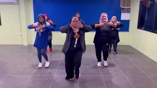 SEE TINH tiktok viral-zumba-Lady dance