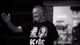 Danny Carey In Foo Fighters Livestream