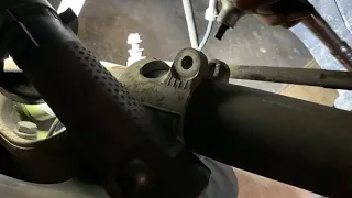 Easy strut removal for pinch-type spindles